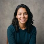 Foto de mujer joven sonriendo